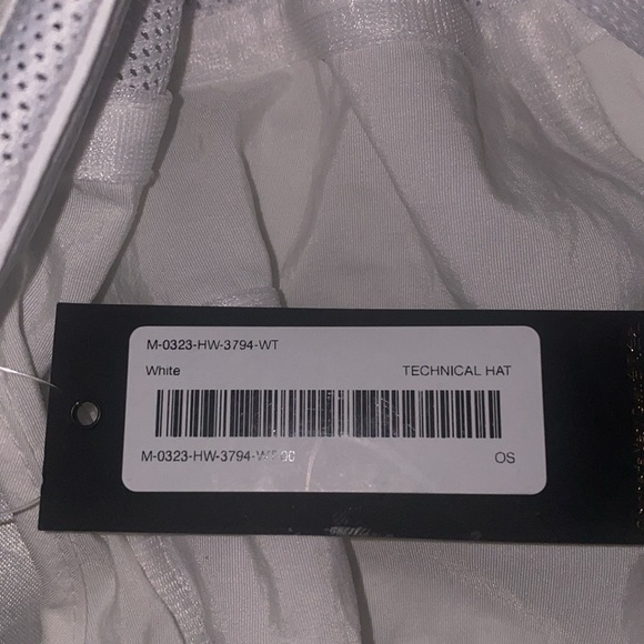 Brand New Official October's Very Own OVO Runner Logo Runner Cap White Hat Drake - Picture 4 of 4